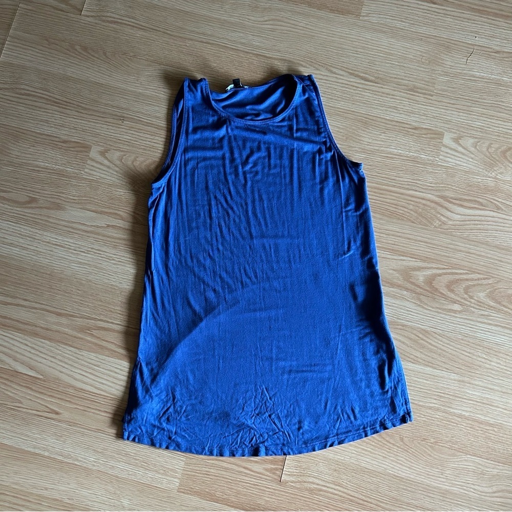 Cable & Gauge Blue Sleeveless Top Medium